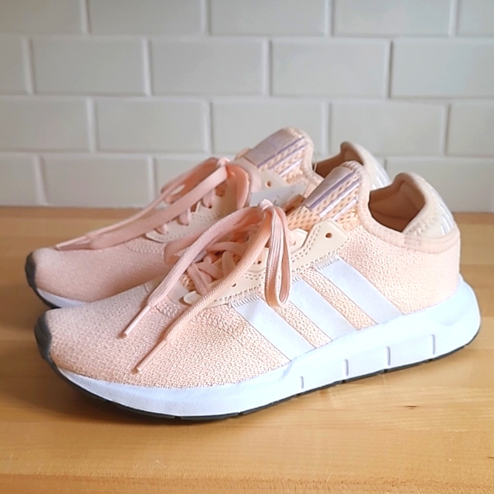 NWT Adidas Originals Swift Run in pink